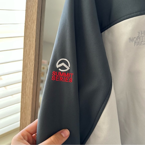 The North Face Summit Series Gore Tex Outview Jacket - Picture 12 of 15